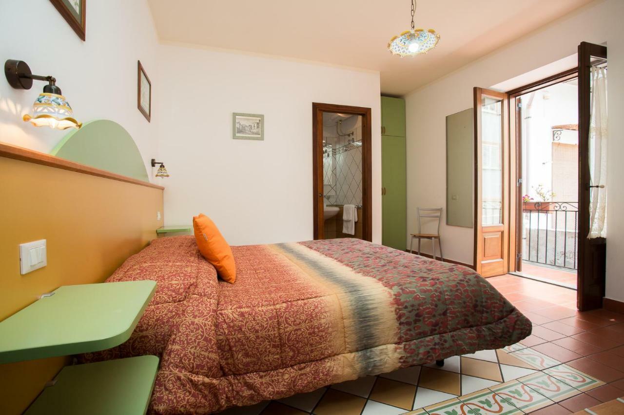 Diana Brown B&B Affittacamere Липари Экстерьер фото